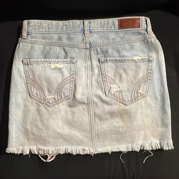 Hollister distressed high rise denim 5 pocket stone washed mini skirt - Picture 2 of 5